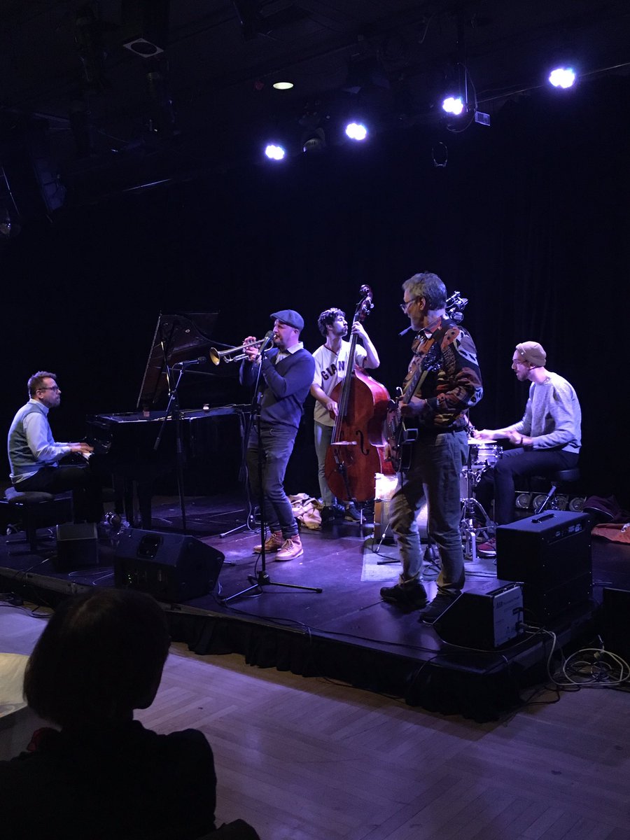 Jamit käynnissä <a href="/KokoJazzClubHki/">Koko Jazz Club</a> Liput vain 10€, vielä ehdit kun pistät kiireeksi. 23 muusikkoa soittamassa eri kokoonpanoissa ja lisää tulee koko ajan!