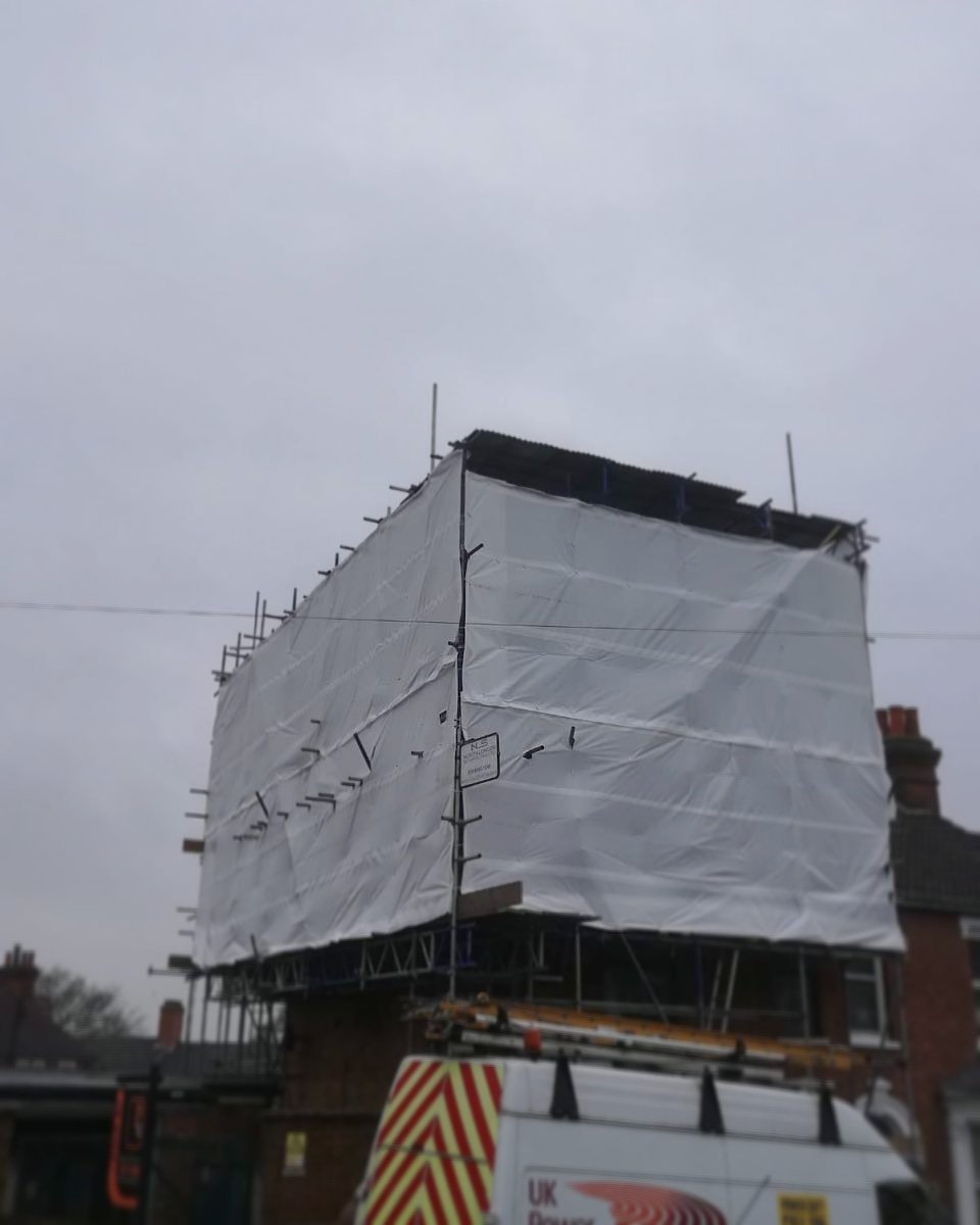 NLScaffolding's tweet photo. Yet another satisfied client, job completed safely and in time. 

#Nls #Nlscaffolding #Nlscaffoldings #Northlondon #homes #properties #buildings 
#london #teamwork #scaffoldings https://t.co/4vVTyyEfyh