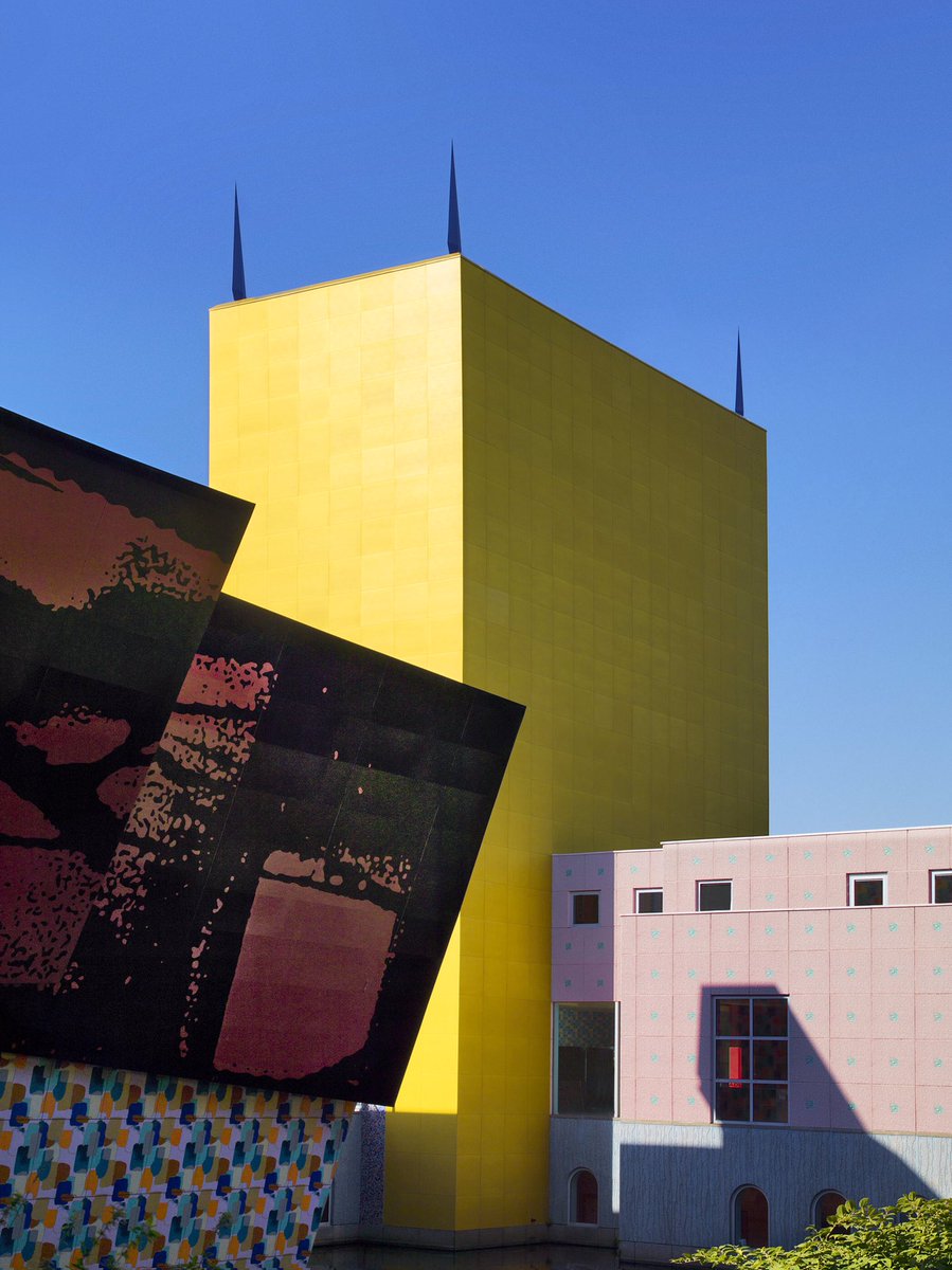 We are deeply saddened by the news of the passing away of Alessandro Mendini. He was of great importance for design and architecture worldwide. Mendini designed the Groninger Museum, his gift to Groningen for many generations now and in the future. #mendini