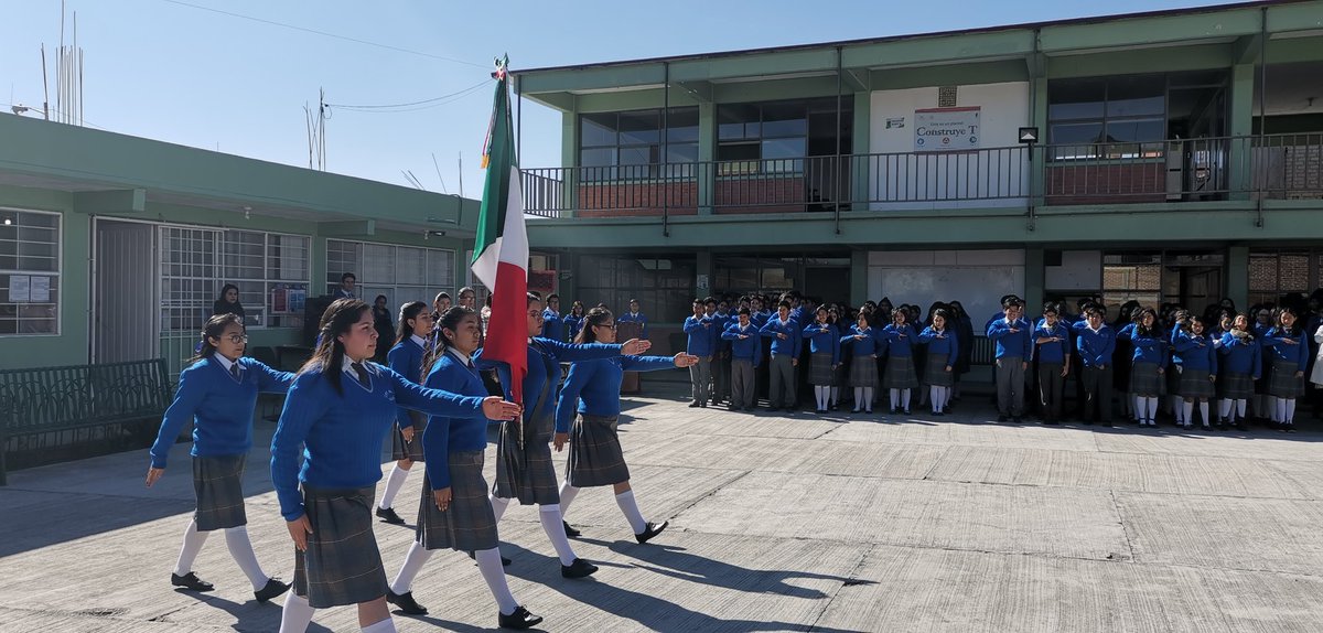 TolucaNo3's tweet photo. Ceremonia cívica del día de hoy, 18 de febrero, en donde se reconocieron a los alumnos de 3er año que participan en el concurso "Young Business Talents" en la fase de semifinal. Reconociendo también el gran compromiso y asesoría de la Mtra. Sara Vera Cardeño. https://t.co/tPwOIIfaql