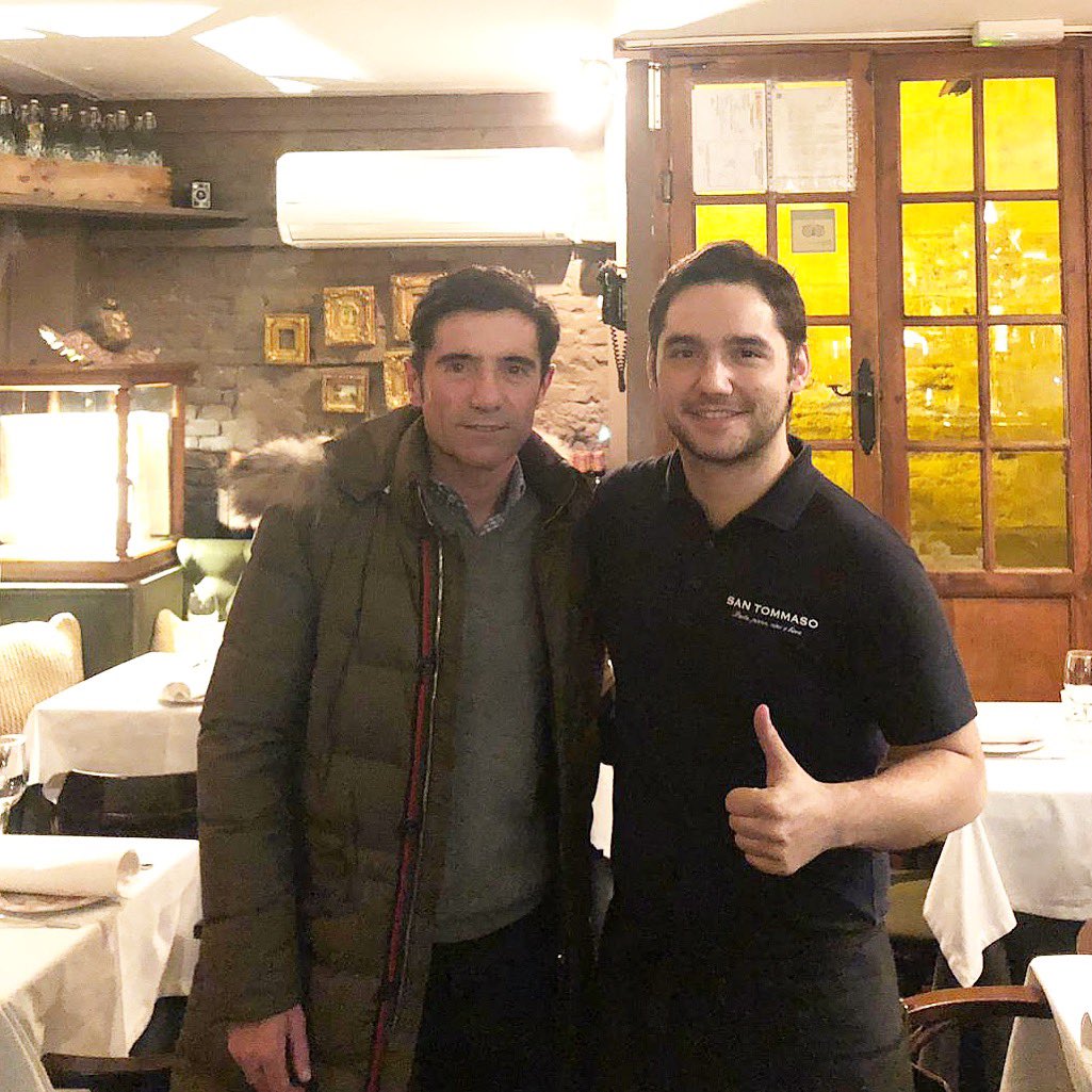 SANTOMMASO3's tweet image. ¡El fantástico entrenador del @valenciacf en nuestra casa!.¡Gracias Marcelino ha sido un verdadero placer conocerte! 
#valenciacf #amuntvalencia #somvcf #futbol #aldeportelegustasantommaso #vcf #mestalla #santommaso #top #italianfood  #pasta #pizza #pizzalover #vinoebirra