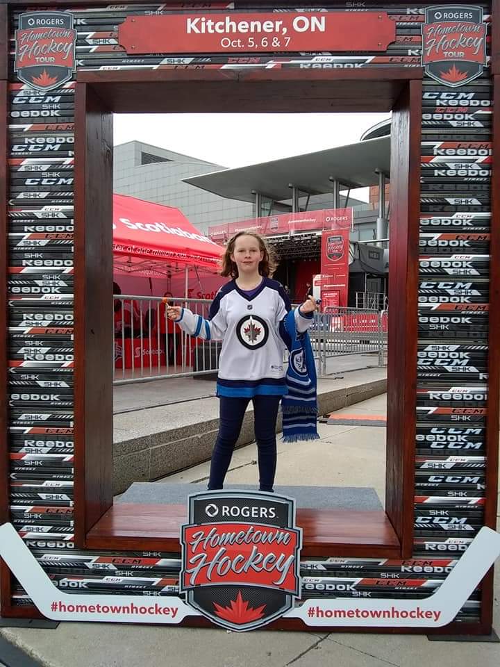 AmyIsOutBirding's tweet photo. Psssst 32 days. #AmysWinnipegTour I'm coming to see you @NHLJets First home game ever 😁 hoping our home town hero @markscheifele55  honours my birthday wish &amp; gives my kiddo a souvenir. Also please please have an open practice 🤞🤞 #GoJetsGo #JetsvsPreds https://t.co/EsM1P3F15w