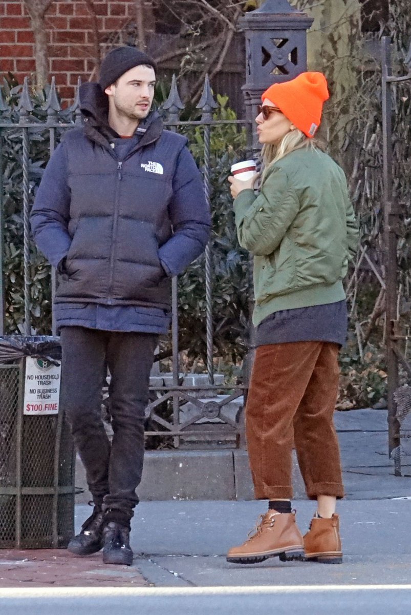 BritishBFs's tweet photo. GALLERY UPD.: New / old - Sienna Miller &amp; Tom Sturridge Out in NYC - January 2019 #candids https://t.co/ilA3SBYHCJ https://t.co/G2MpqVoFH7