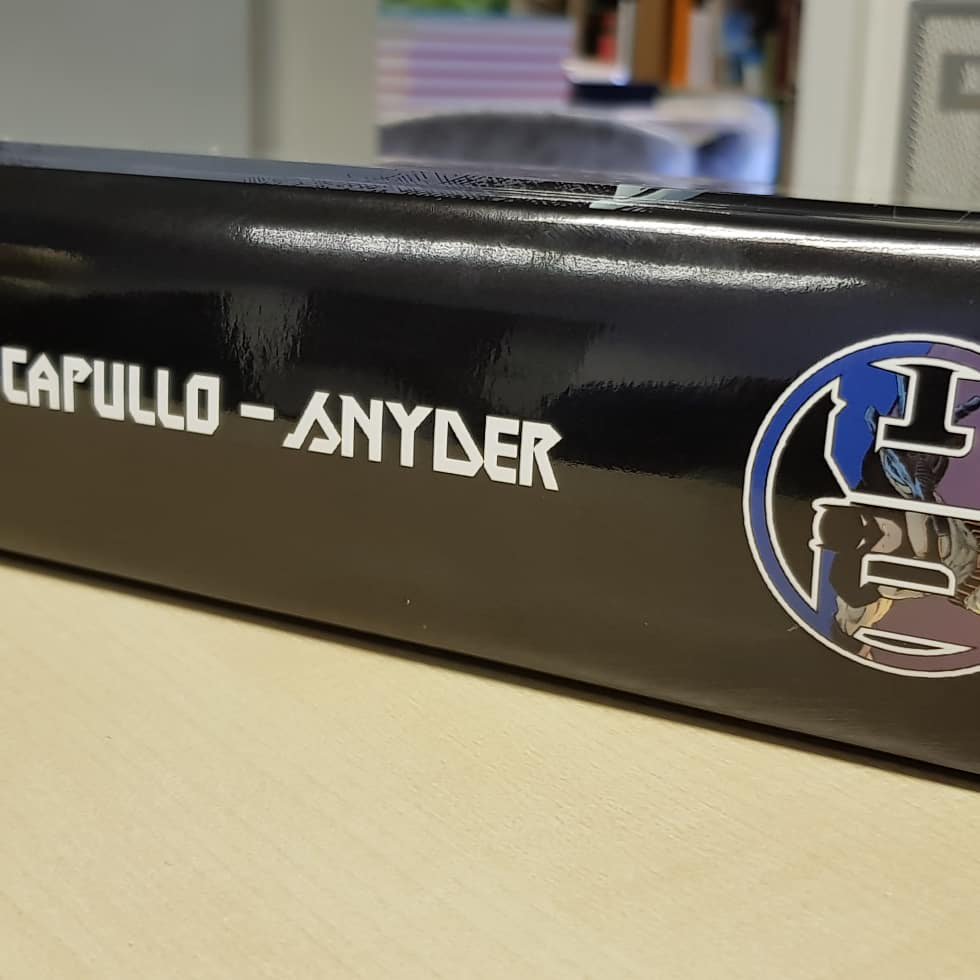 theguysthatbind's tweet photo. Some more gems from today!
#capullo #snyder #dccomics #dcmetal #theguysthatbind #comics #comicbindings https://t.co/xnEXYBW6N8