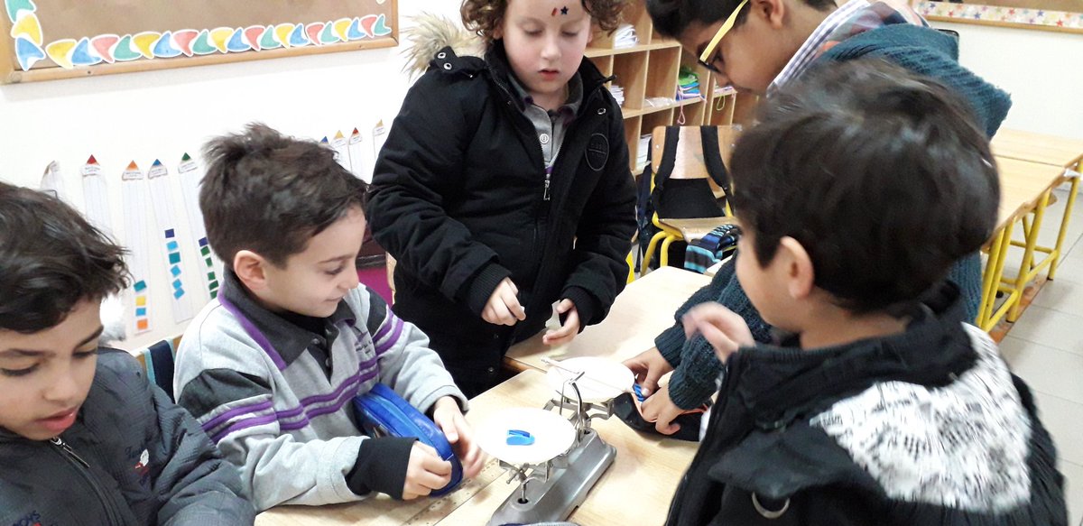 Samu7a_8's tweet photo. Grade 1 learners used a pan balance to compare the weight of different objects in our lives. How exciting is that?!
@DawhaHighSchool https://t.co/9w9TdhHwGZ