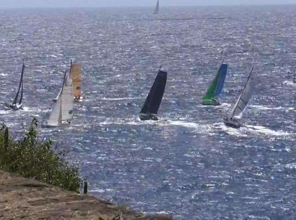 EspritScout's tweet photo. ça y est, c'est parti pour la RORC Caribbean 600. 10 @AssoClass40 en course. Esprit Scout est le plus vieux bateau de la flotte mais ne lachera rien !!! https://t.co/oRIVxQE94m https://t.co/mQWQmUF5r9