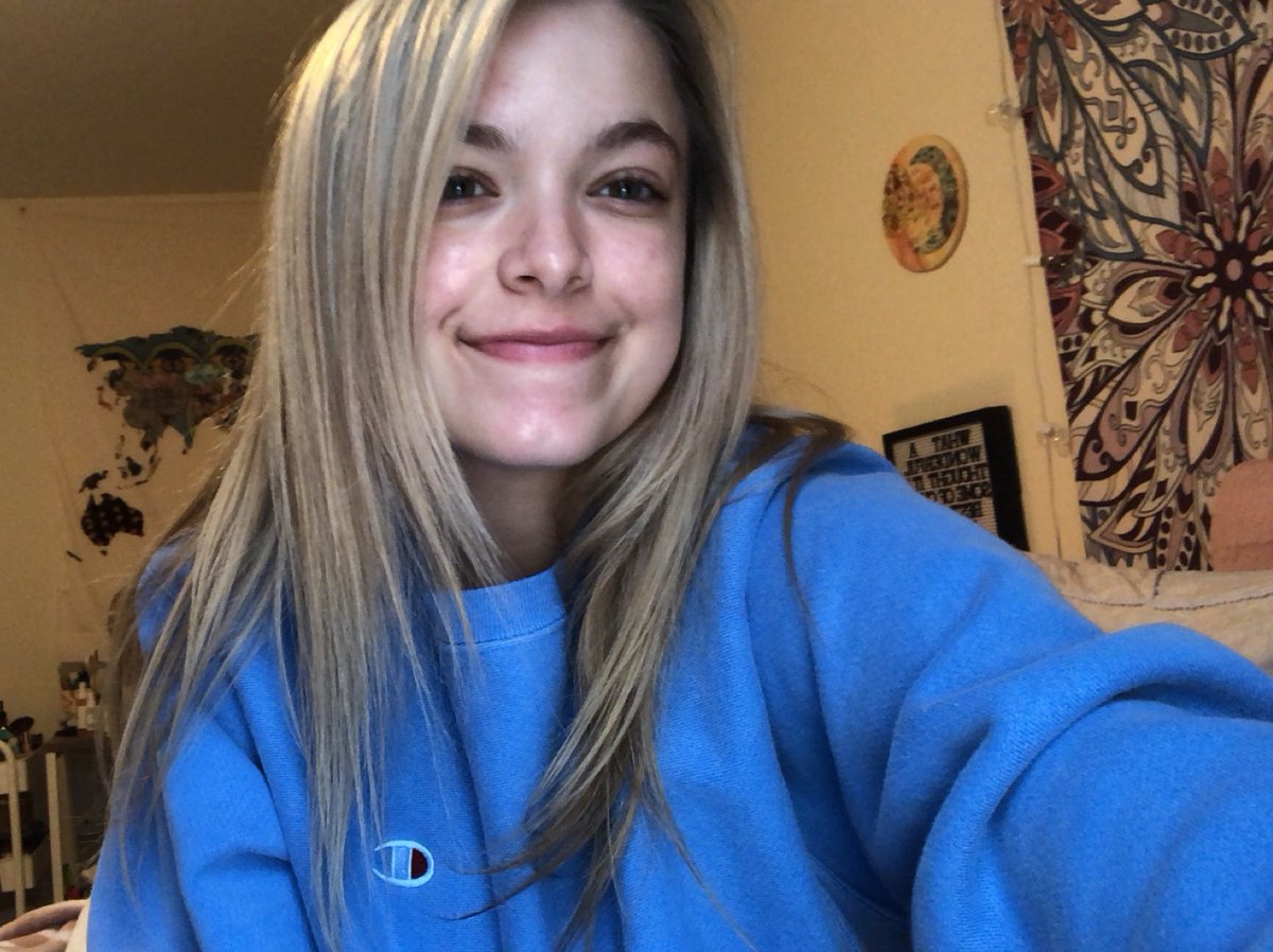 jessied0123's tweet photo. hey don’t forget to love yourself first <3 #makeuplessmonday #anadweek @DPhiE_SIUE https://t.co/WhFgylN60V