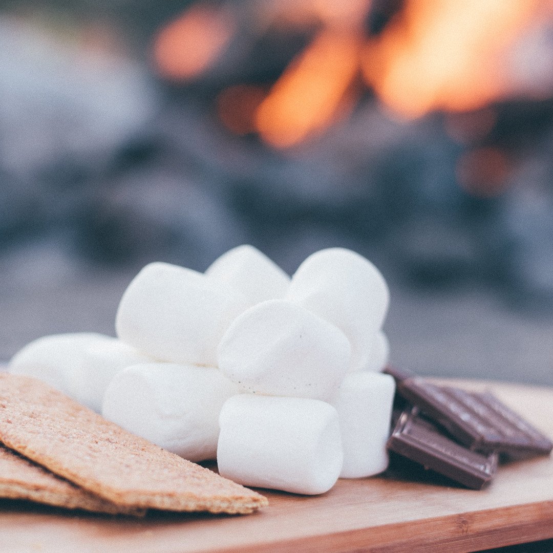 TheQuecheeClub's tweet photo. YUM! Come join us for a s'more (or two!) by the campfire tonight

#quecheelife #dresswarm #smores https://t.co/Vz8levNw6m
