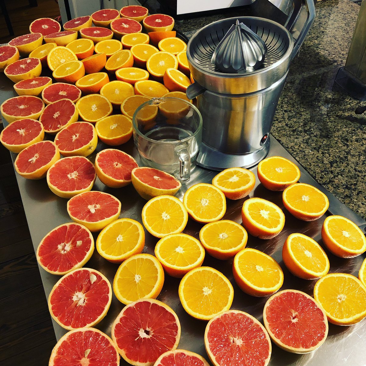 juice_feaster's tweet photo. Smashed some citrus today! #rawvegan
#juice #juicing #juicefeast #juicedetox #juicingforweightloss #juicingforhealth #juicecleanse #juicefast #juicefeaster
#juicingforbeauty #juicecleanse #solidfoodvacation #livingfoods #rawveganlife #juicerecipes #juicecoach https://t.co/80ziu2wRed