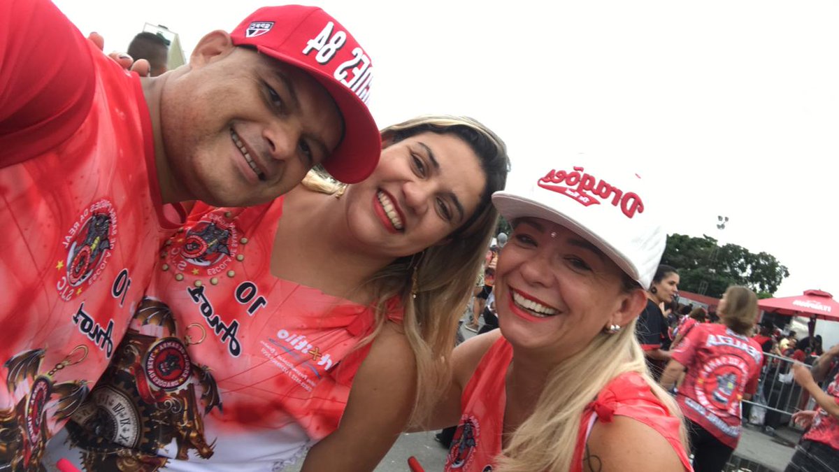 Domingo salvo pelo carnaval!
Melhores companhias
<a href="/ailton_andrade0/">🇾🇪 AILTON ANDRADE🔴⚪️⚫️</a> <a href="/arantes_solange/">Sol Arantes 🇧🇷🇾🇪🍷✈️🎾</a> 
<a href="/dragoescarnaval/">GRCES DRAGOESDAREAL</a>
