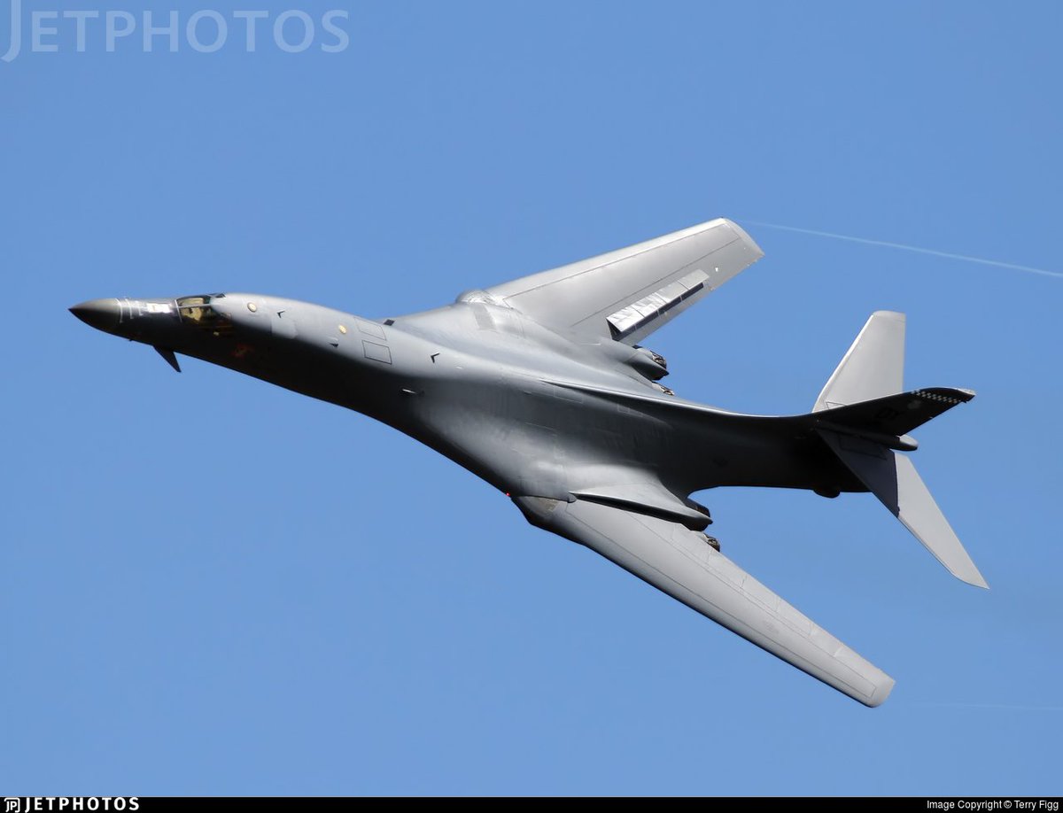 A US Air Force B-1B makes a pass at #OSH17. jetphotos.com/photo/9227201 © Terry Figg