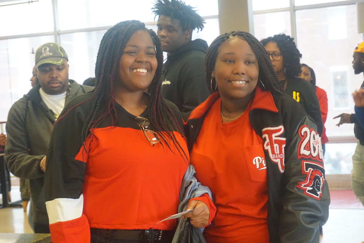 ThePRCrossover's tweet photo. Future Gramfam at high school day!!!! #gramfam20 #gramfam #prcrossover https://t.co/OsCyKdd2Hu