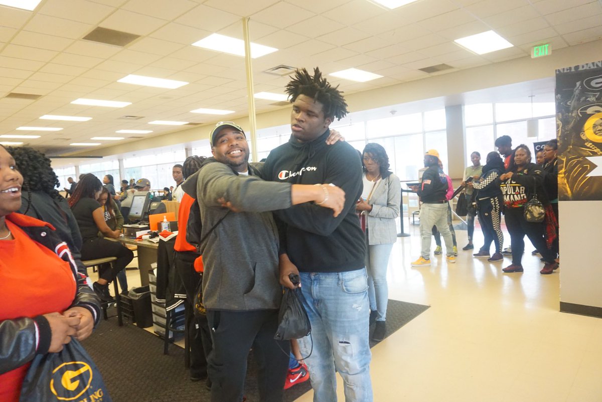 ThePRCrossover's tweet photo. Future Gramfam at high school day!!!! #gramfam20 #gramfam #prcrossover https://t.co/OsCyKdd2Hu