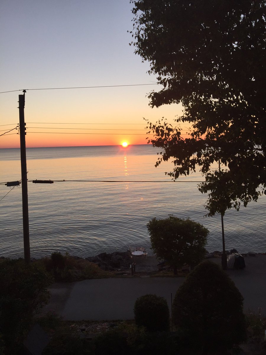 SSweazey's tweet photo. #bunkielife https://t.co/QuK7Pvfio1