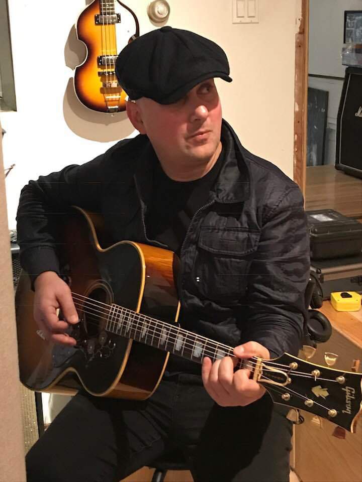 analogalien's tweet photo. We had @Josh2Hager and friends in the studio yesterday! You *may* remember him from a little band called @DEVO ! ๐ฝ๐ถ๐ค๐ธ
#yes #rockon #analogalien #cloud9recording #dowhatyoulove #joshhager #devo #studio https://t.co/PEZpFPpUZ5