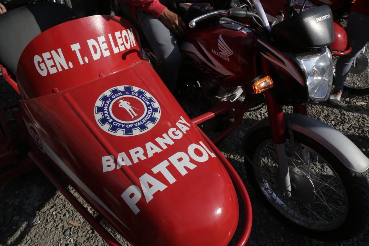 valenzuelacity's tweet photo. #HappeningNow: Tayo na, Mapayapang Barangay: Turnover of Peace and Order Vehicles and Equipment in Barangay Gen. T De Leon, in celebration of Valenzuela City’s 21st Charter Day.
📸 @rcdeguzmanG12 https://t.co/kF7H7Fca2K