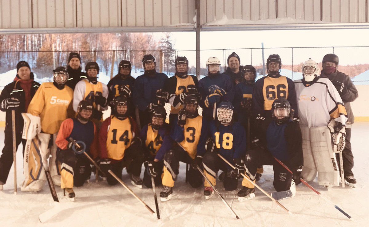 🐝🐝🐝🐝 Metcalfe Hornets hit the valley! #hortontownship #downtheroad #closestpracticeever #coldgirls #fun #outdoorice #funtimes <a href="/RingetteOntario/">Ringette Ontario</a> <a href="/ringettecanada/">Ringette Canada</a> <a href="/ShaneLambert17/">Shane Lambert</a>