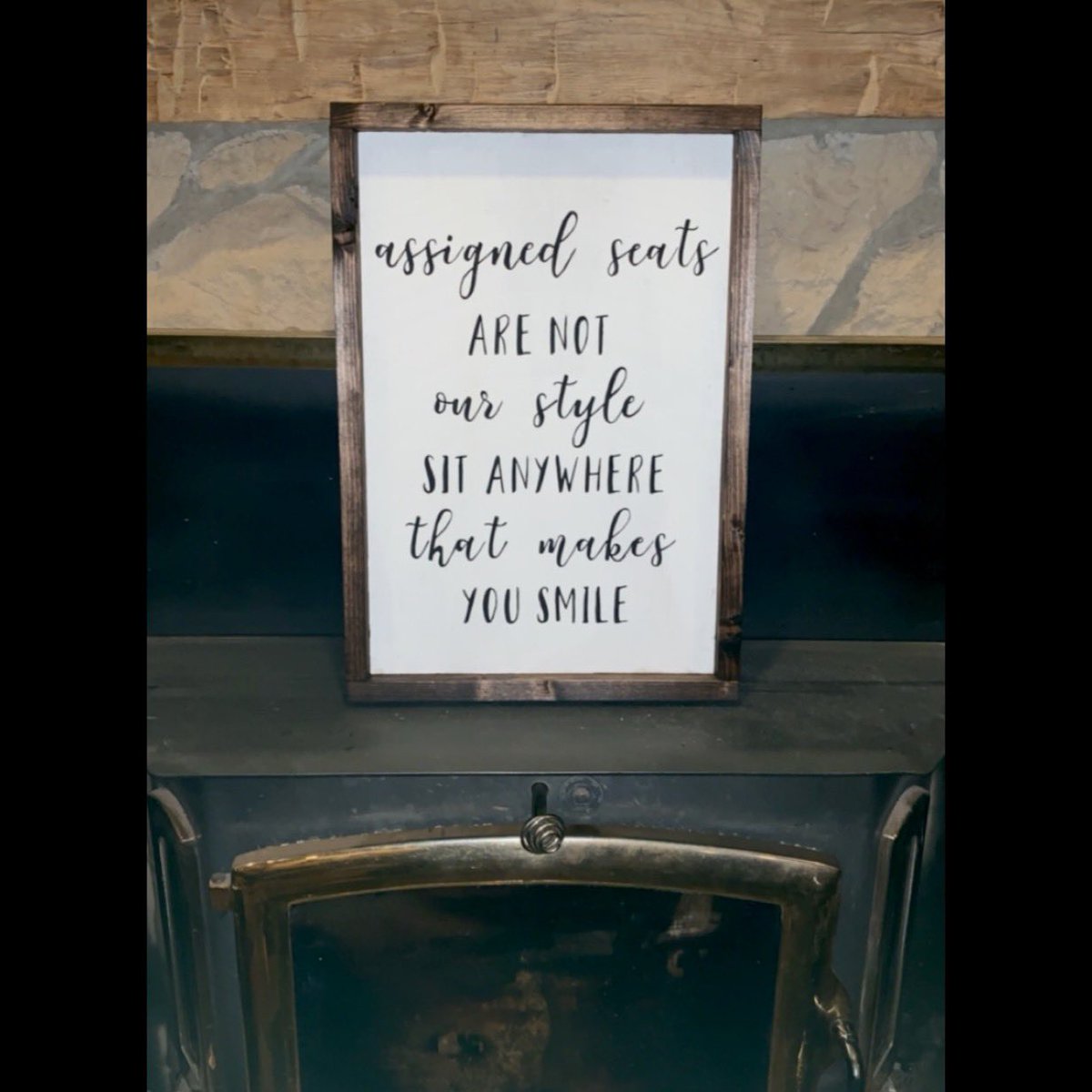 dana_hart3's tweet photo. When I say I hand-paint my signs I mean I hand paint them. I don’t use spray paint, I draw the design on with a pencil and literally paint between the lines. It takes me hours to finish each sign cuz I also cut, stain, sand & build them. #rant #respectheprocess https://t.co/RcYDtsYnGA