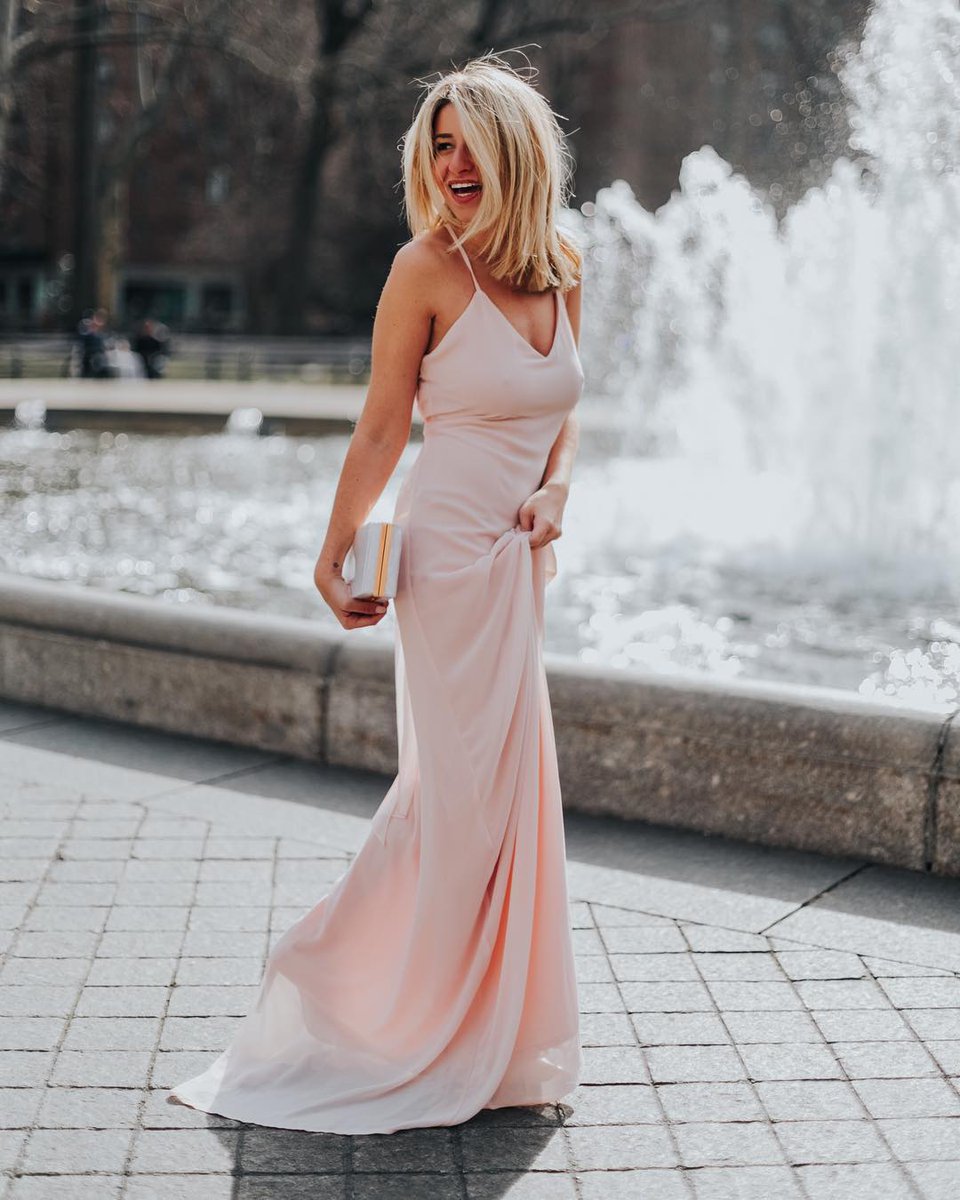 Amsale Bridesmaids (@amsalebrimaids) on Twitter photo Paint the town Blush 🎨 <a href="/Tconcreteblonde/">TheConcreteBlonde</a> wears our #NouvelleAmsaleBridesmaids "Joy" dress Paint the town Blush 🎨 <a href="/Tconcreteblonde/">TheConcreteBlonde</a> wears our #NouvelleAmsaleBridesmaids "Joy" dress