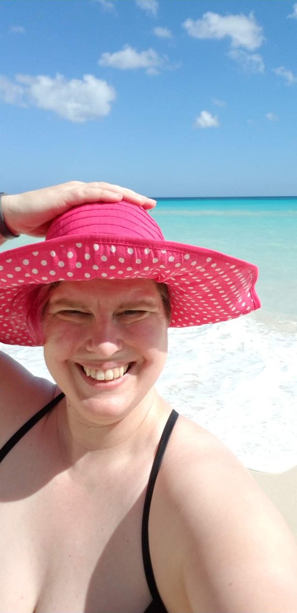 wiredferret's tweet photo. #PyCaribbean beach trip, a welcome day of warmth before I go on to the next thing.
Also, I went parasailing. It really was that awesome. https://t.co/pljVXILsUG