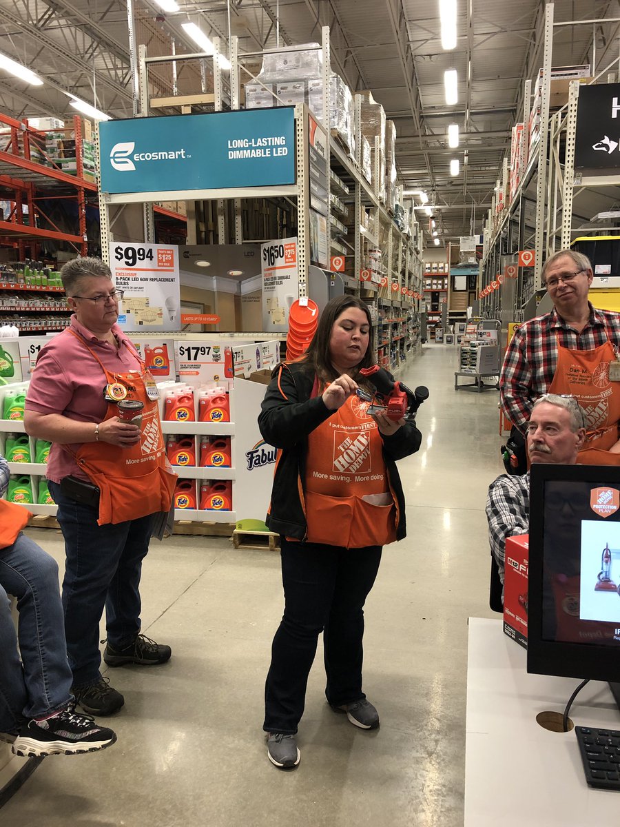 ShannonBauerTHD's tweet photo. Hardware Associate Shannon @shantrapbobby giving a PK this morning on the new Milwaukee M12 Cut Off Tool! @WoodstockJordan @HomeDepotCadill @197HD @MilwaukeeTool https://t.co/CA9vE4PRQ7