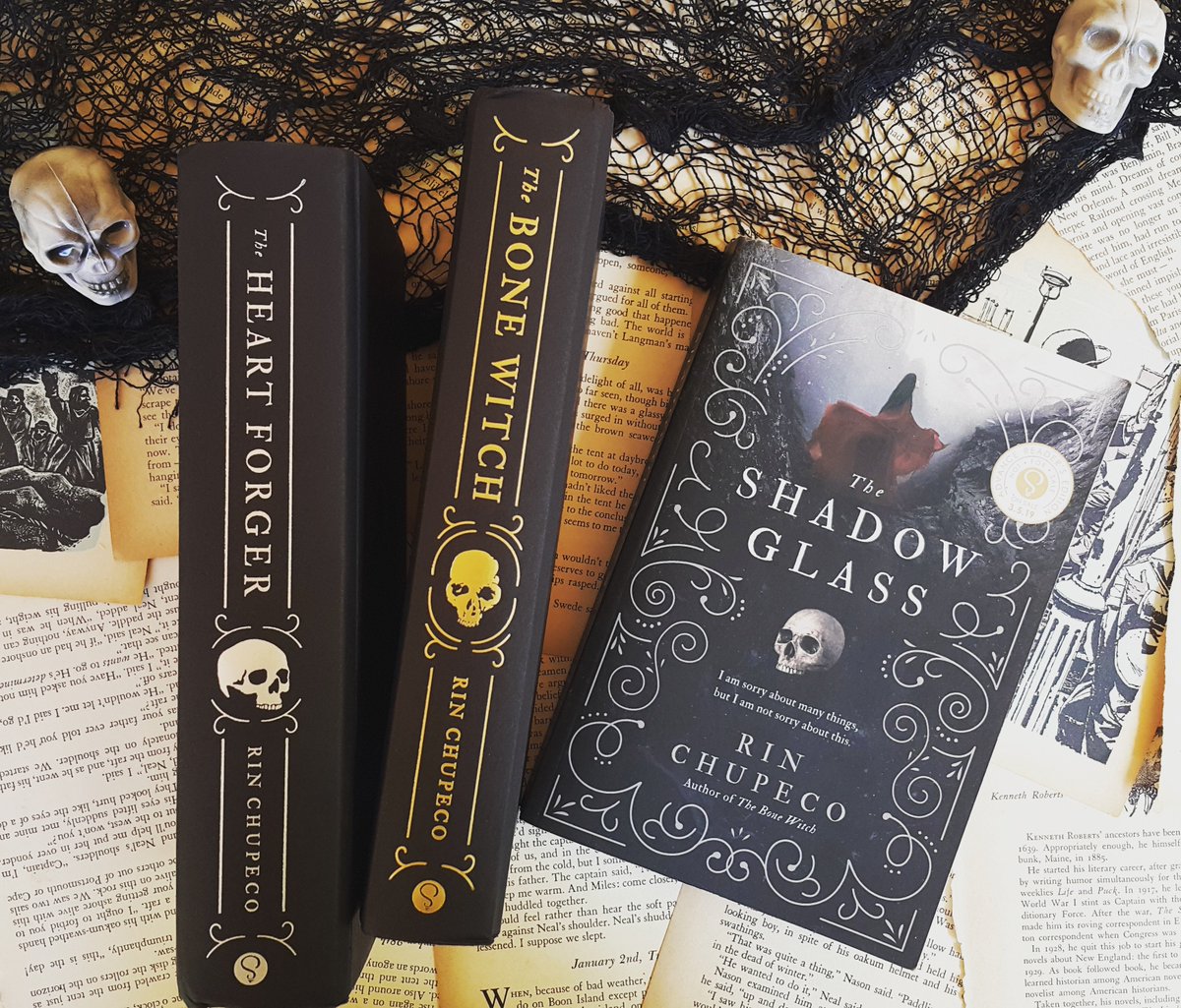llemmiee's tweet photo. I am obsessed with these pictures I took. Hihi. @Rin's books are soooo pretty.
#LittleBlogRT #BloggersTribe #PHBlogTour #PinoyBookBlogger #InternationalBookBlogger @SourcebooksFire https://t.co/Ll6WrSWkKQ