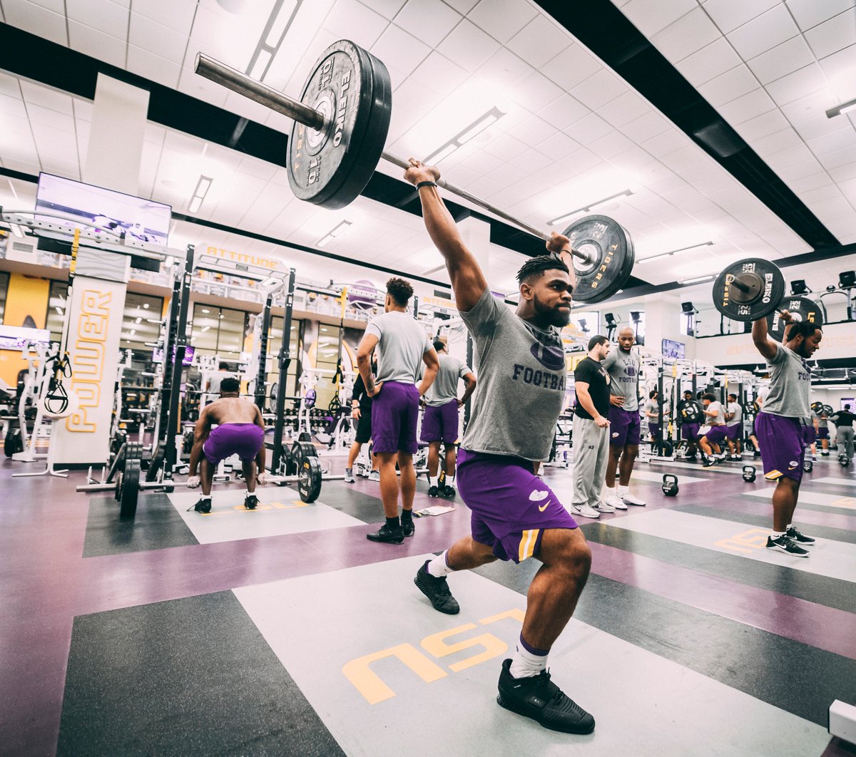 LSUfootball's tweet photo. ⏰ 7 a.m. group wasn't messing around https://t.co/4HHCmVaUY1