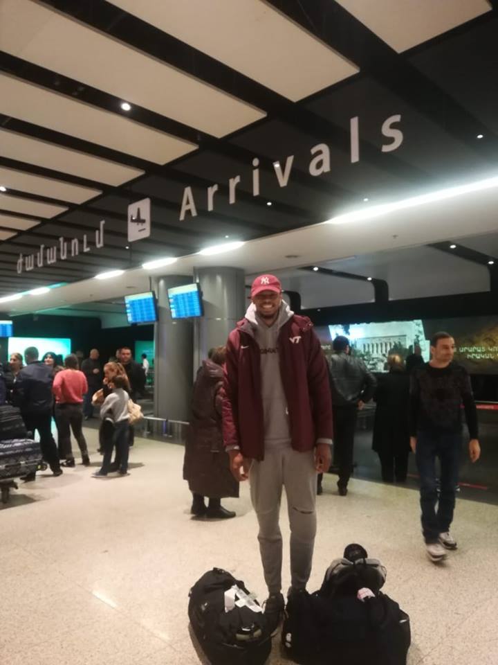 HoopKingsLV's tweet photo. SIGNING ALERT: 🇦🇲 #ArmeniaBasketballLeague A - ARAGATS BT adding another special talent to their roster! Congrats to our CSS MVP'18 @ShaneHenry_ on being signed to a pro contract, it's GAME TIME! #FibaEurope #CSShowcase players in the PROS! 🏀 https://t.co/67cYpIN7YP
