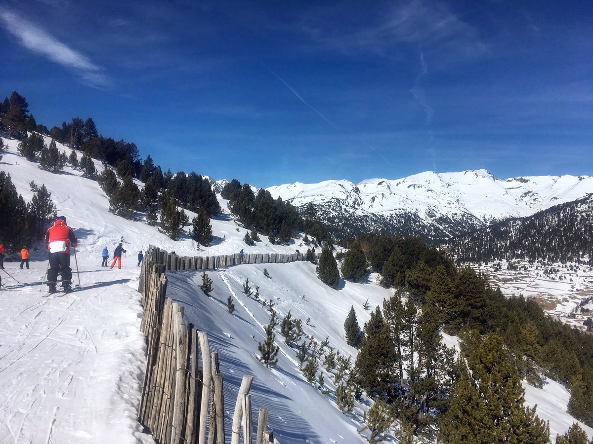 207km of pistes open in #Grandvalira today - which run is your favourite?