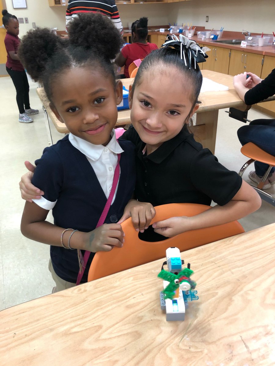 Kindergarten students in <a href="/HopeCentennial/">Hound Dogs</a>  Aftercare's Robotics Club build a robot together.  That's what friends are for! <a href="/MrsGreen1997/">Vivian Green</a> <a href="/561Sdpbc/">Keith Oswald</a> @KiwanaProphete A shout out to our new Director Ms. Olivia for making learning fun!