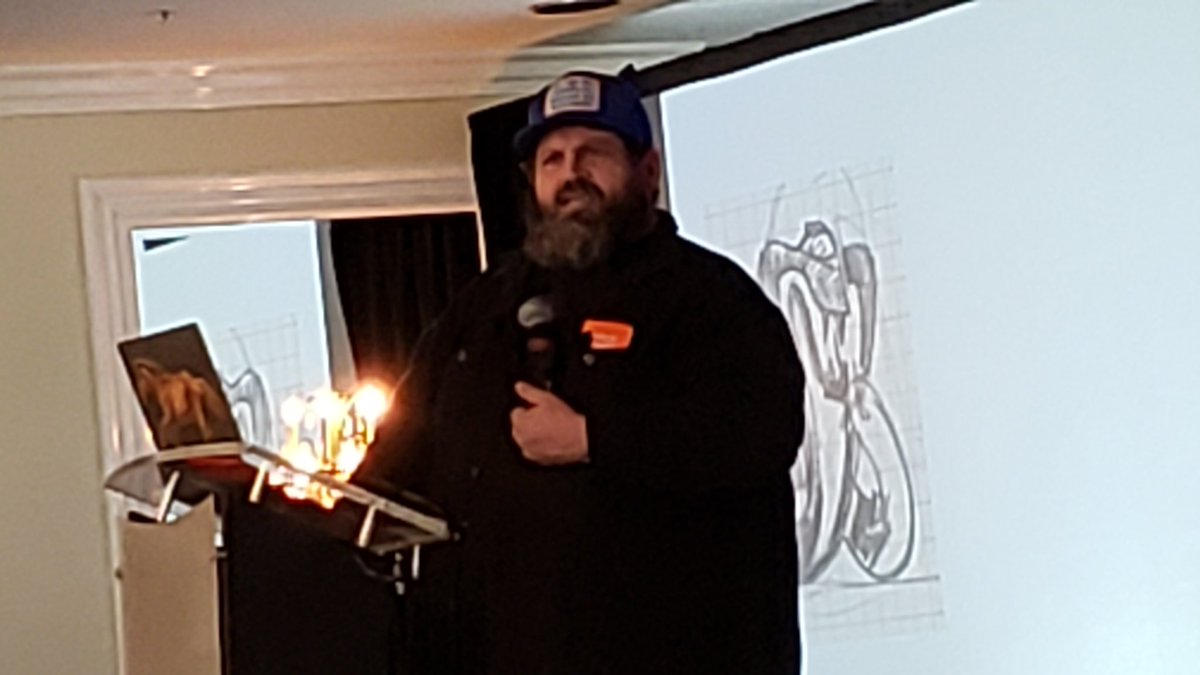 PrintMediaCentr's tweet image. For @Draplin design starts on paper... then evolves into construction and deconstruction until the final product. #THREADX @SGIA_Community #design #designer #DesignThinking #Creative #paper #paperiscool