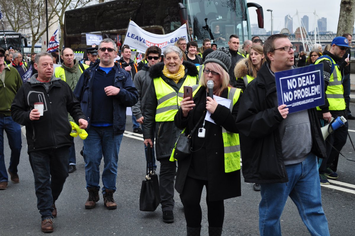 CaptainBlood19's tweet photo. 16/02/2019 #YellowVestUK march went exceedingly well, good voices from the public which made the day more enjoyable, nice talks with the public on positive notes about #BREXIT.
#LeaveMeansLeave #yellowvests #wtobrexit #WorldTradeBrexit #WorldTradeBrexit https://t.co/TMhsqS6VSG