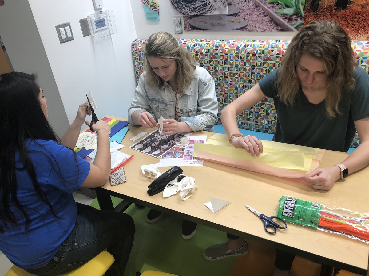 BhsMake's tweet photo. Today we went to the Roanoke Children’s hospital and handed out handmade cards, made decorations with patients for their rooms, and visited patients. We had such a great time! https://t.co/xHfaLns4kI