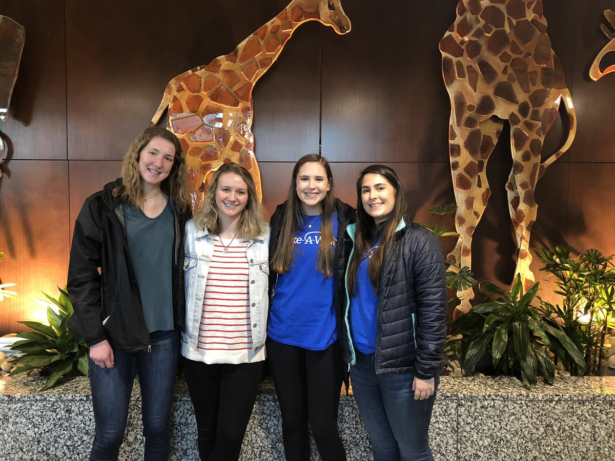 BhsMake's tweet photo. Today we went to the Roanoke Children’s hospital and handed out handmade cards, made decorations with patients for their rooms, and visited patients. We had such a great time! https://t.co/xHfaLns4kI