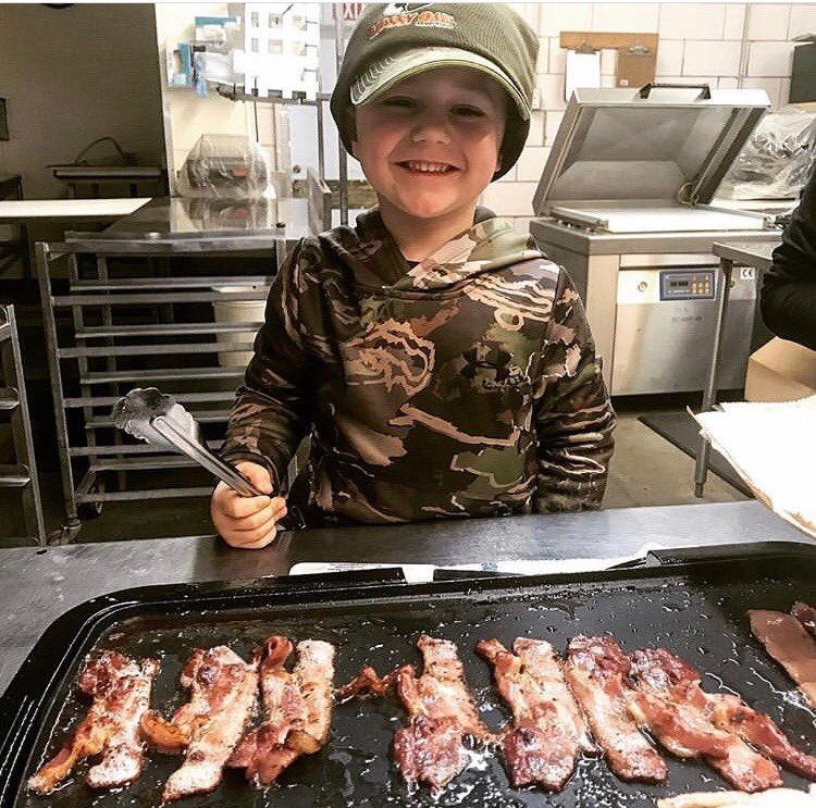Hawkeye1797's tweet photo. Stop & smell the bacon! π₯ #nosugar #nonitrite #local
https://t.co/kuZcOwpZBm https://t.co/9dOZNZ242A