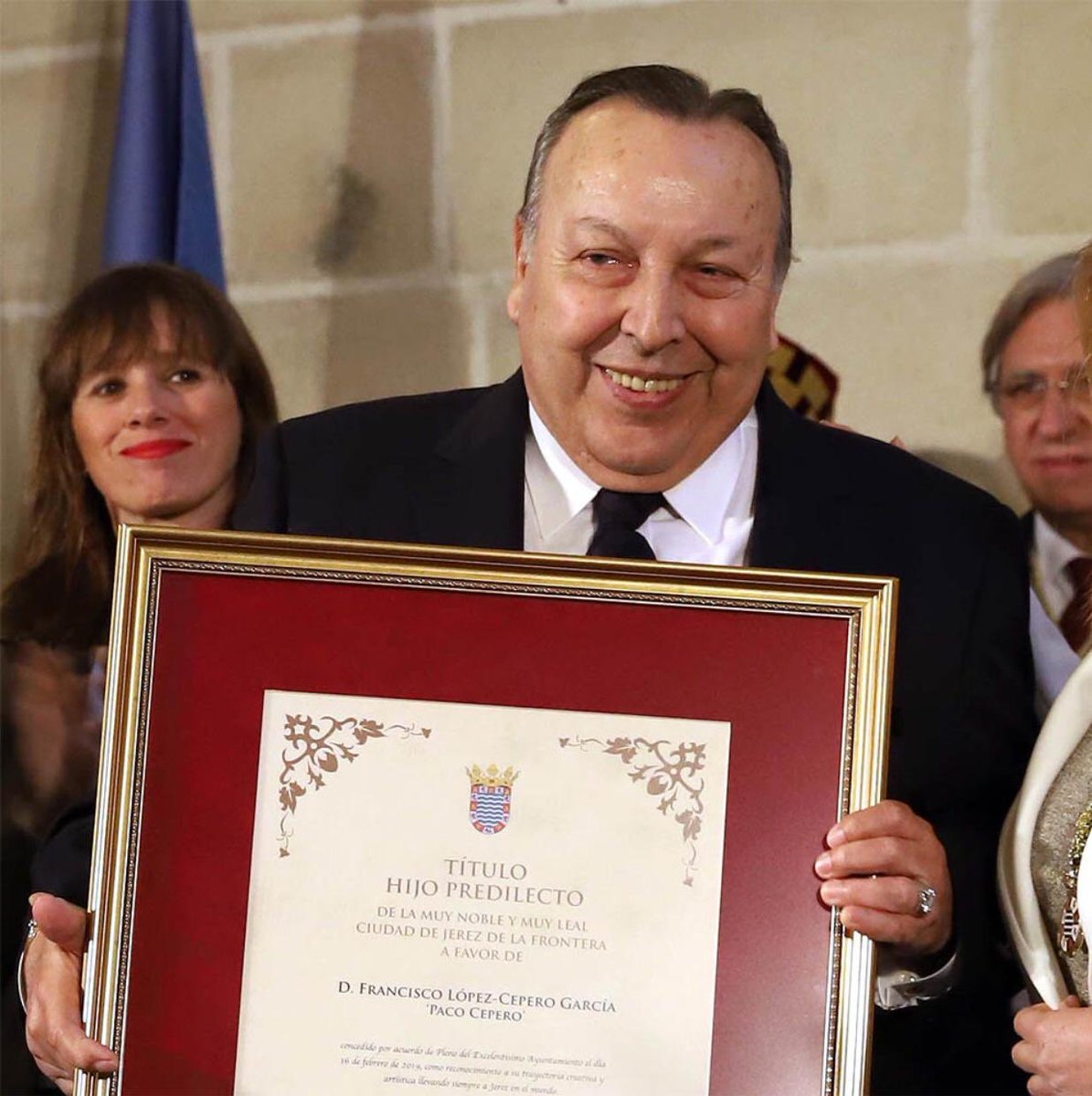 📝 El pasado sábado la ciudad de Jerez nombraba al artista Paco Cepero hijo predilecto de la ciudad, dado el cariño y la admiración recíproca que se tienen, Jesuli estuvo acompañanado al maestro Cepero. felicidades por tan merecido reconocimiento. 👏👏👏