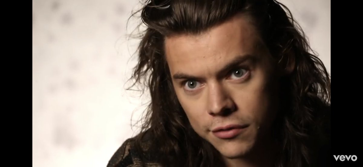 pinklauren208's tweet photo. Remember when Harry said that Hey Angel would be the new Clouds? WeLl HeY AnGel NeVeR GoT tO bE tHe NeW ClOudS DiD iT HaRry?#Pleasecomeback1d #OneDireciton #Directioner #1dfan https://t.co/MC06y5eGA2