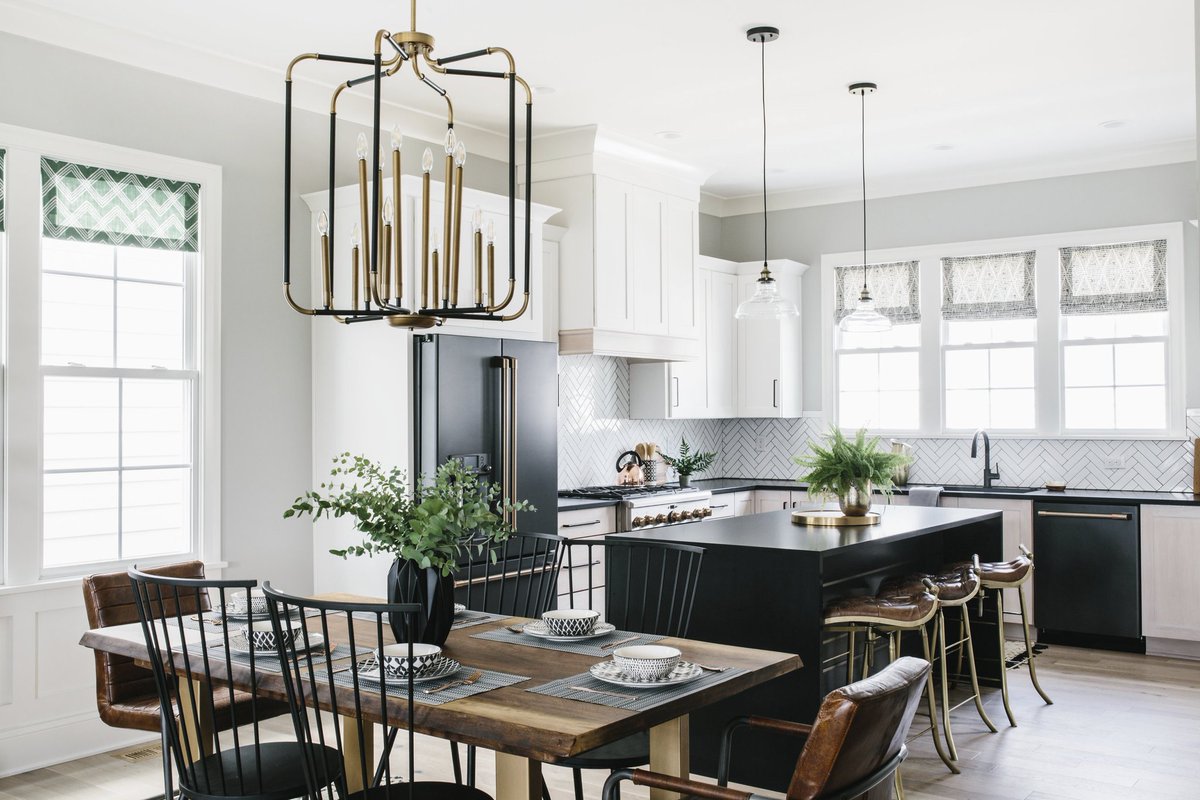 KBIS's tweet image. Homeowners want to personalize their kitchens. Café appliances will showcase The Matte Collection with customizable hardware at #KBIS2019.  Stop by the @GEAppliancesCo booth (C5819) to see the latest in #design.

#DistinctByDesign #Sponsored