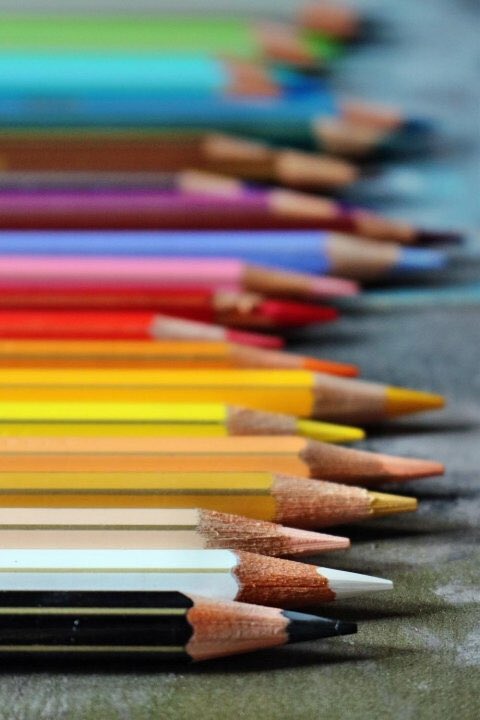 LuckyAlbanese's tweet photo. “Il nostro futuro non e’ ancora scritto: abbiamo dizionari multilingue e penne di tutti i colori, non aspettiamo che qualcuno ce lo detti”. #FuturoDigitale https://t.co/52GbS3Zzc9