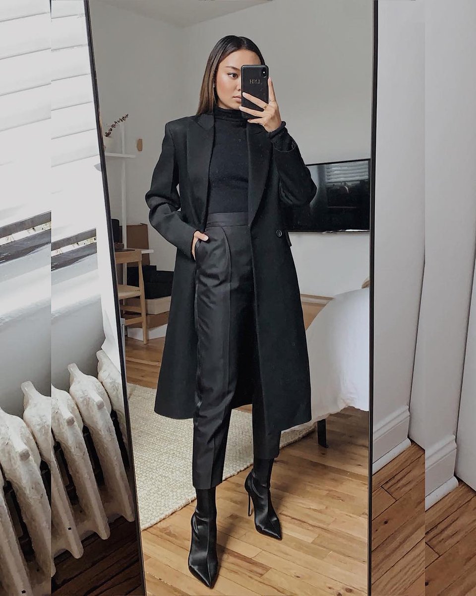 TonyBiancoShoes's tweet photo. It's a black on black kind of day. 🖤 @linhniller x #DavisBoot.
Shop | https://t.co/1vnAoCs2xP
#TonyBianco https://t.co/ZqS3MINLib