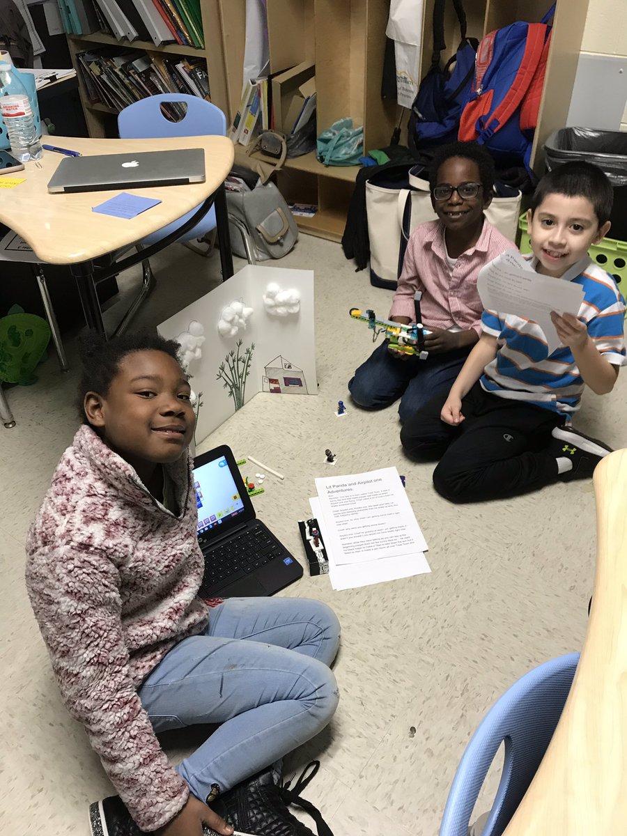 DJV_MrsCorder's tweet photo. Backdrops for our robot stories #coding https://t.co/f7UmrICmcF