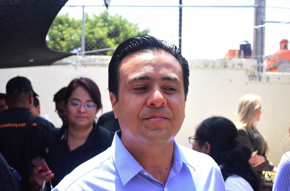 TribunaQro's tweet photo. En menos de 20 días, administración de @LuisBNava gastó más de 5 millones de pesos en comidas y fiestas.

https://t.co/wnCP0DZfhk https://t.co/lWX7Hrn0ZS