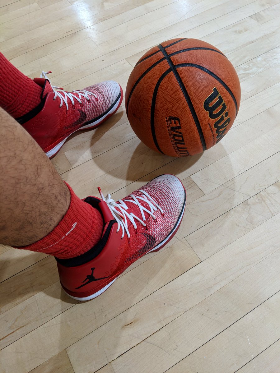 HiTechJE's tweet image. Do it one time for the one time #redonred #lightflex #airjordan31chicago 🏀