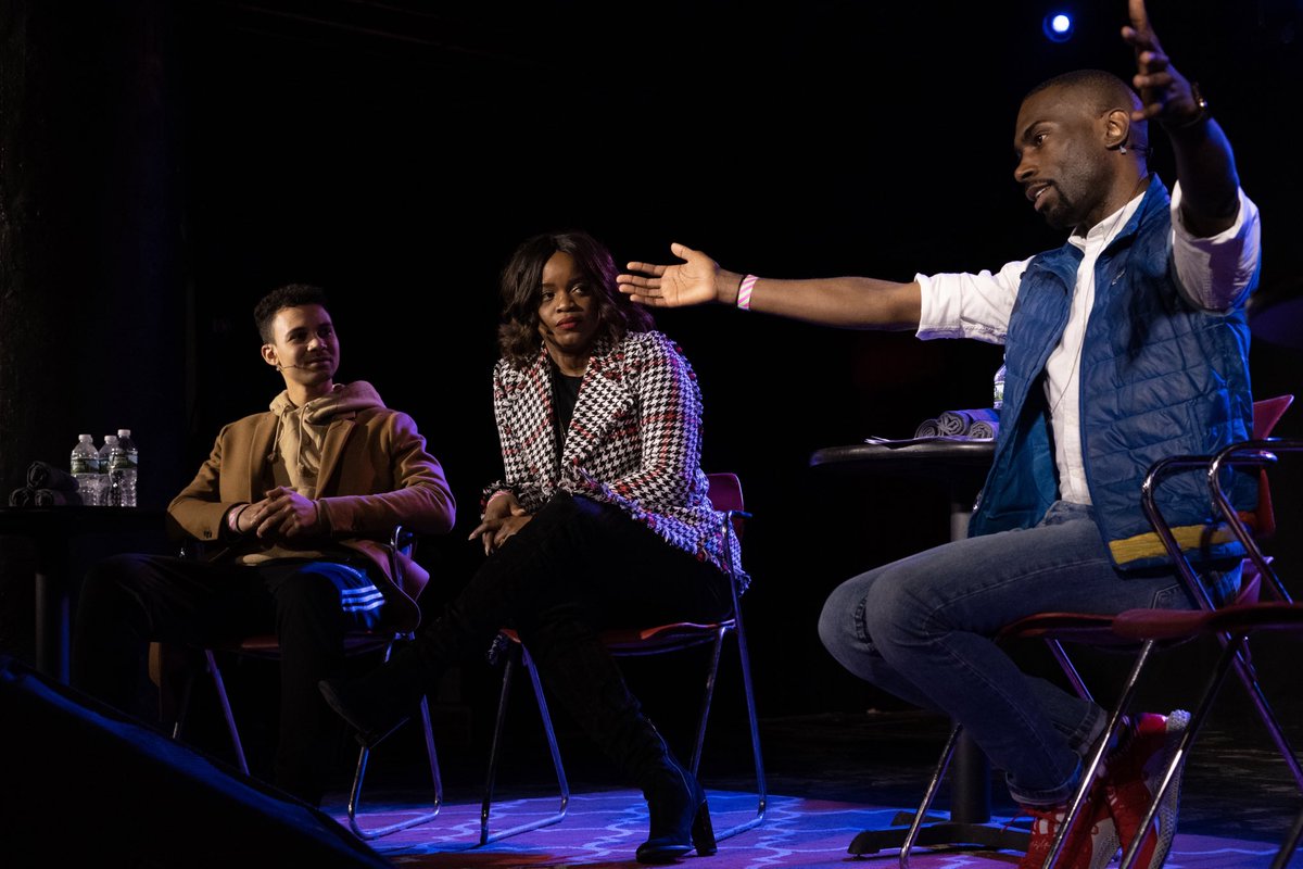 kidnoble's tweet image. Hey @crookedmedia @PodSaveAmerica @jonfavs @jonlovett @TVietor08 @danpfeiffer,

If y’all ever need a photographer on tour...I do this.