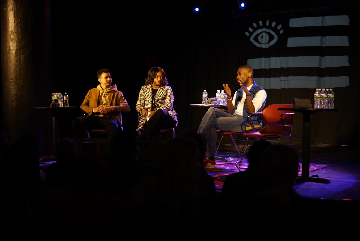 kidnoble's tweet image. Hey @crookedmedia @PodSaveAmerica @jonfavs @jonlovett @TVietor08 @danpfeiffer,

If y’all ever need a photographer on tour...I do this.