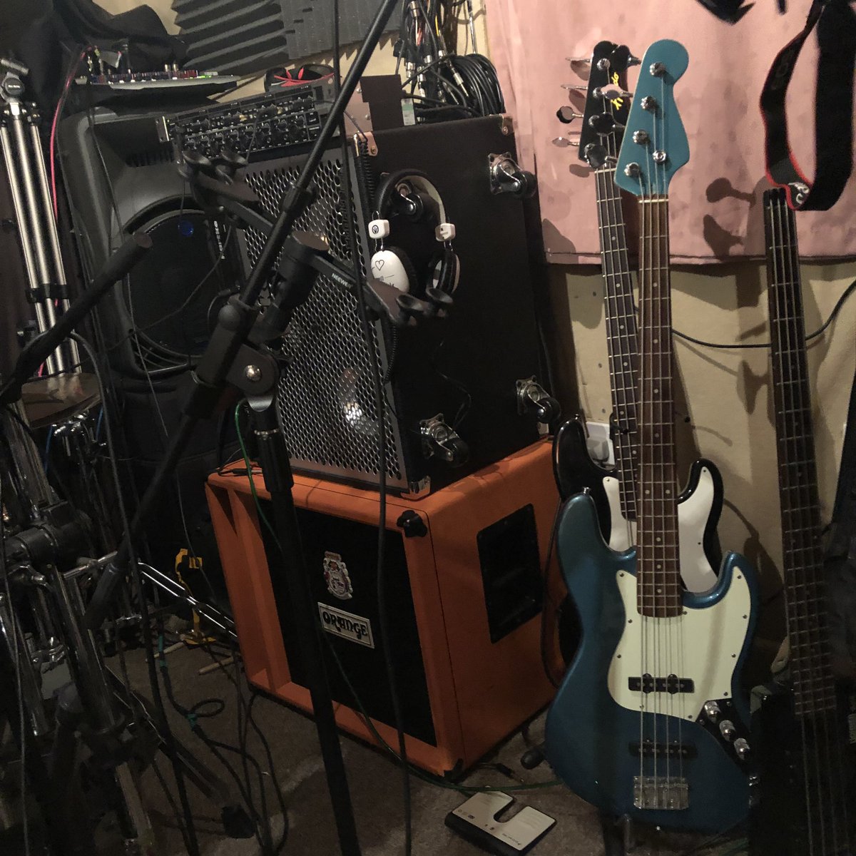 CsidesThe's tweet photo. These bass guitars are multiplying!! https://t.co/4mjuyGELIO