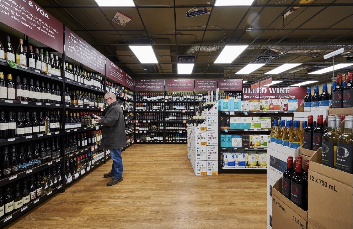 DiscoverthePlus's tweet photo. Looking to try something new?!
Stop by our Royal Oak location and Mike (pictured here) will certainly have a couple tasty recommendations for you.
#wine #bcwine #vqa #selection #supportlocalwineries #liquorplus #discoverthewine #discovertheplus https://t.co/6nbilgXAIZ