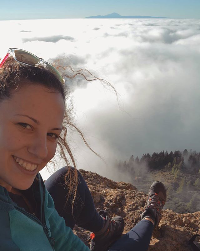 That feeling you get when you're six thousand feet above the clouds 💙 greeting the shy pine trees below you, smiling at that timid yet exuberant twelve thousand feet peak that salutes from afar.
For in every hike with Nature, one receives far more th… bit.ly/2T6jExM