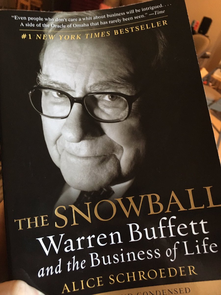 mikelberger's tweet photo. Finished reading Snowball, the biography about @WarrenBuffett. Fascinating man on so many levels. #LEVreads https://t.co/hi2b3vUzBS