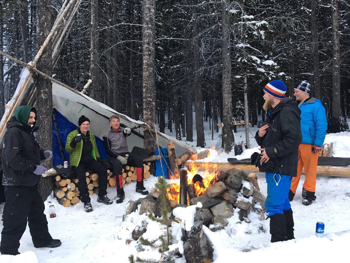 JeremyDanielG's tweet image. Snowshoe trek/Overnight camp in the Penticton back country with @ThisOleBoy1 #packlight #fitoldboys